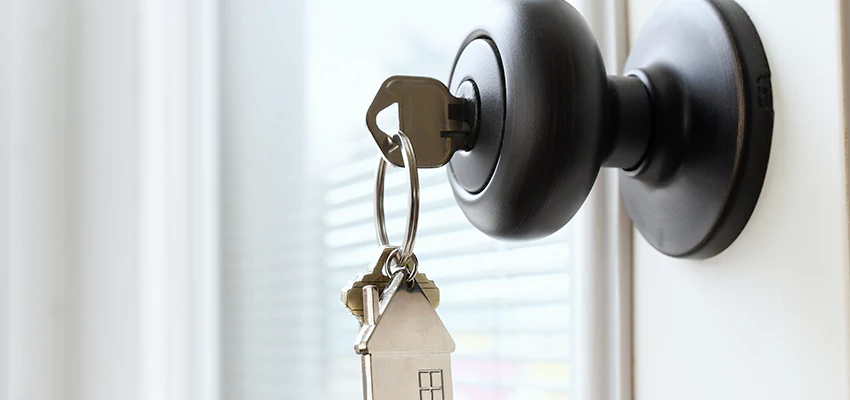 Bifold Door Knob Replacement in Fort Bragg, California