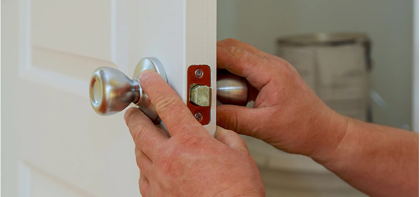 AAA Locksmiths For lock Replacement in Fort Bragg, California